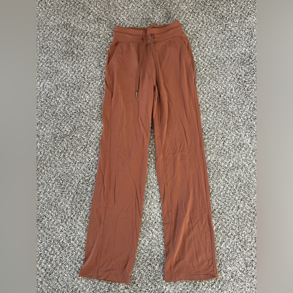SOLD Lululemon ready to Rulu straight leg pants
